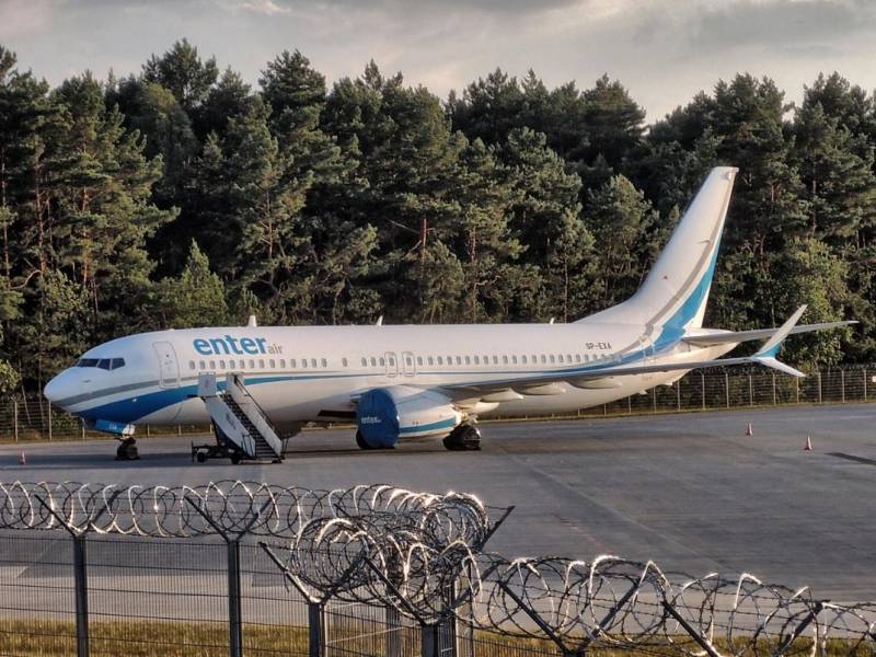 Latanie samolotem bez opiekuna - kiedy jest możliwe i jak przebiega?